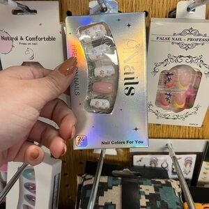 Nail Art Set with Pink and White Designs